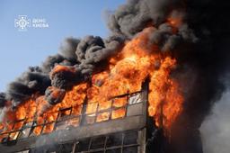 Цієї ночі Росія застосувала 18 ракет і близько 400 ударних дронів - Зеленський