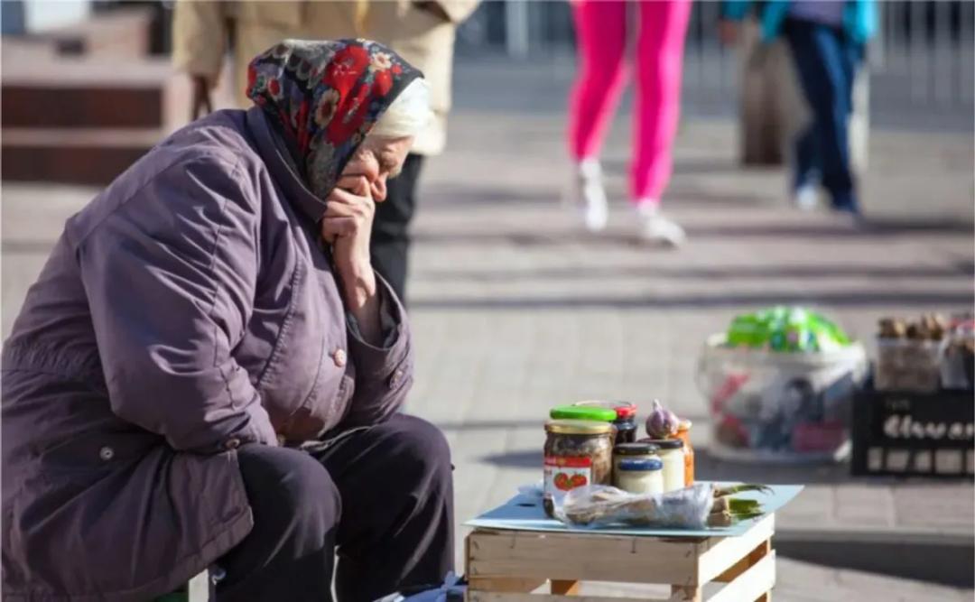 ‎«Ледве зводимо кінці з кінцями»: кримчанин про рівень доходів на півострові 