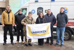 Центру «Незламні» у Львові передали реанімобіль для транспортування поранених і тяжкохворих