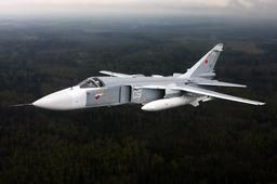 Уражено літак Су-24 на аеродромі в Саках
