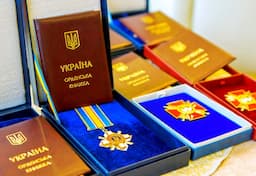 Президент відзначив державними нагородами України кримських татар військовослужбовців 