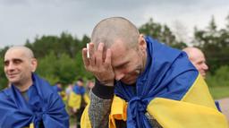 Україна повернула додому поранених полонених 