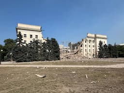 Росіяни знищили будівлю Херсонської ОДА
