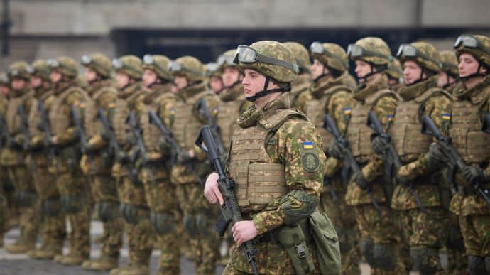 Кабмін затвердив порядок однорічних контрактів для осіб від 18 до 24 років: як це працюватиме 