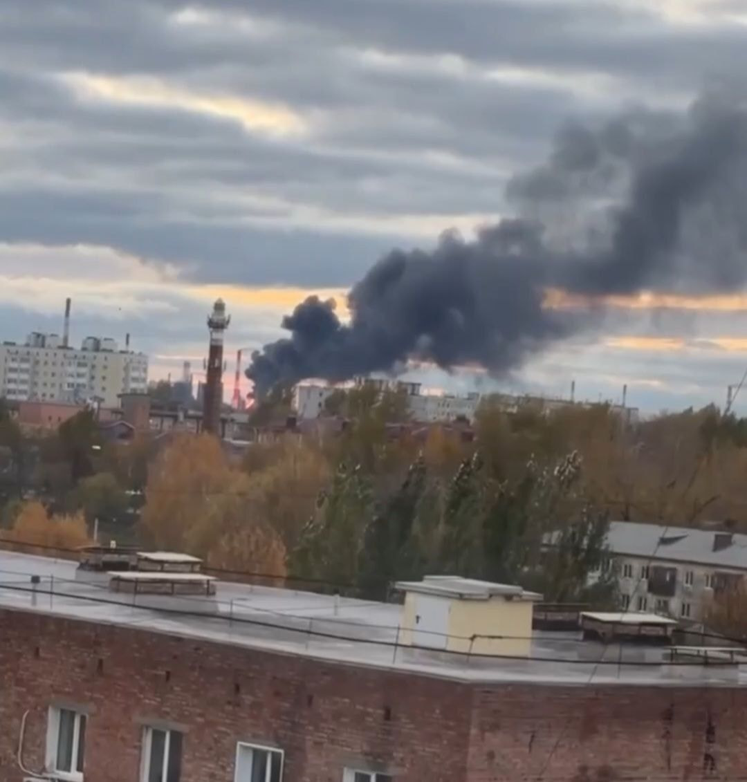 Зеленський підтвердив ураження заводів в Омську та Ухті 