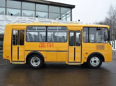 Шкільні автобуси з Криму передали на війну проти України