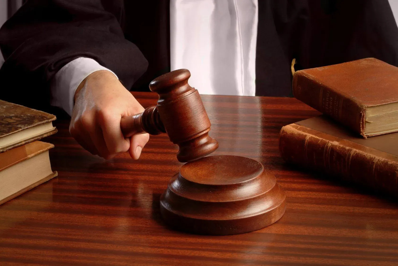 Суд дозволив вийти під заставу експрацівниці херсонського училища, яка незаконно переміщувала дітей до Криму