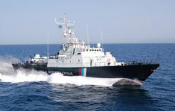 Українські військові уразили сторожовий корабель рф «Светляк» у Керчі