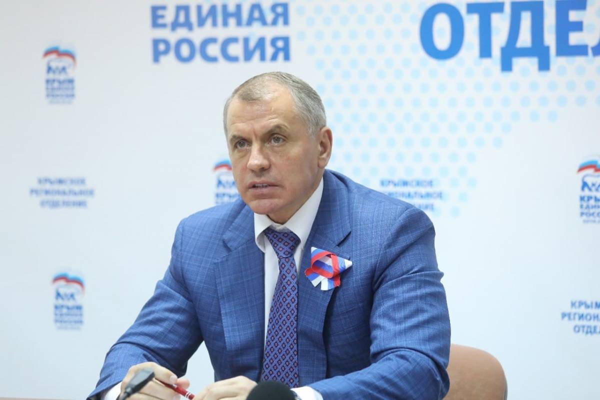 Колаборант Константинов погрожує відібрати майно Фінляндії в окупованому Криму